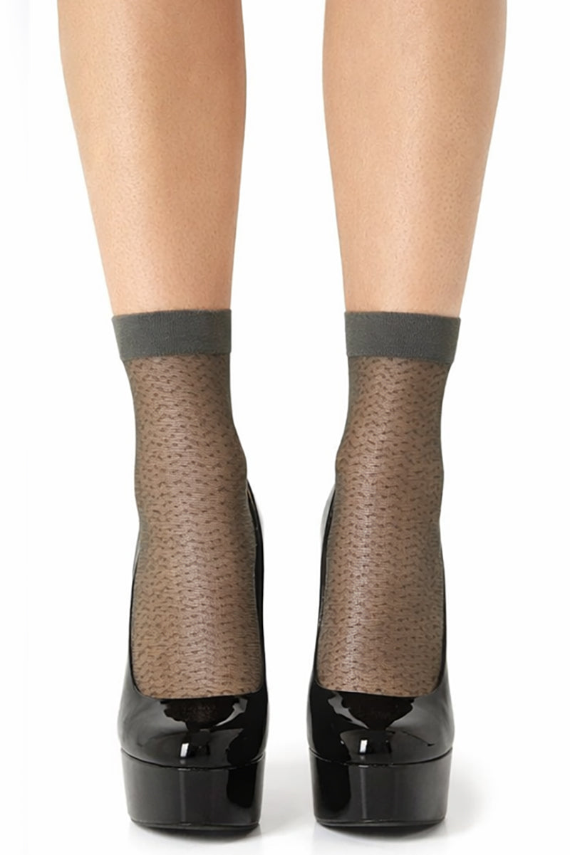 Veneziana 20 Denier Spotted Ankle Socks – LEGGSBEAUTIFUL