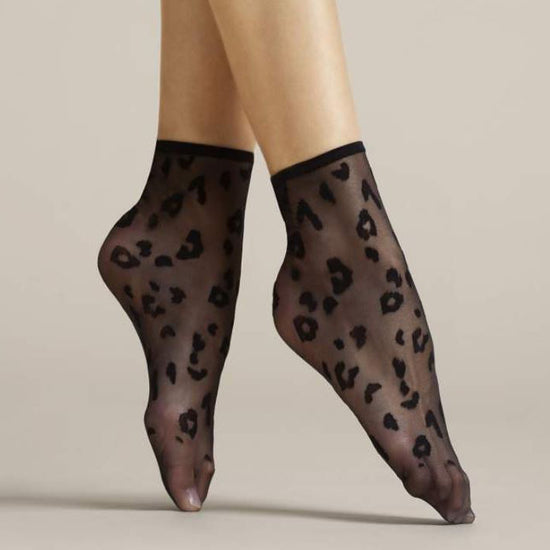 Load image into Gallery viewer, Fiore Doria Sheer Leopard Nylon Ankle Socks - Leggsbeautiful
