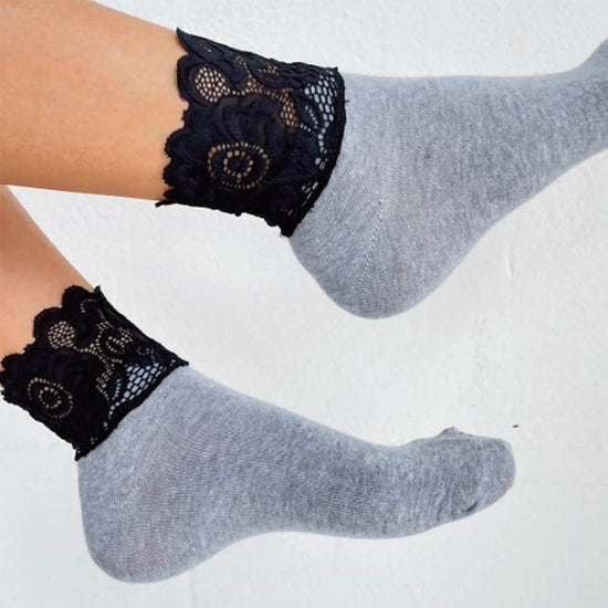 Milena Cotton Blend Lace Top Ankle Socks